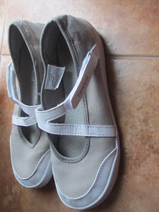 Sabrinas em pele sapatilhas nike  e chinelos nº 35