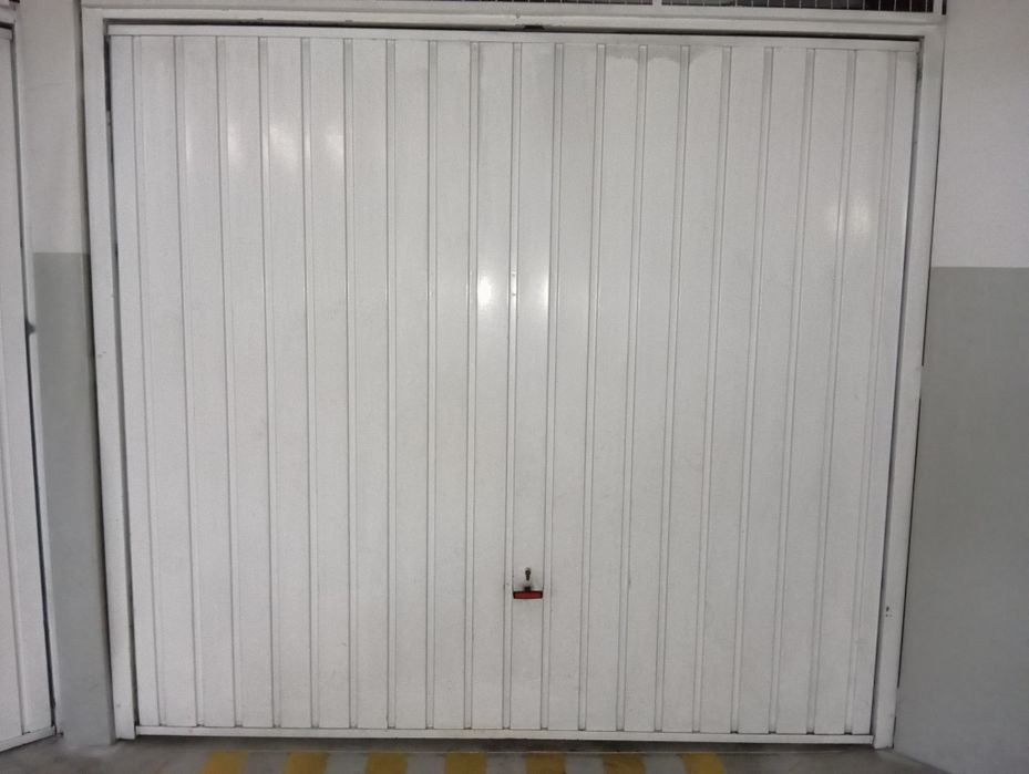 Portão de garagem basculante usado