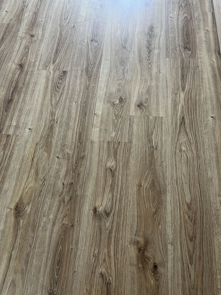 Oddam panele podłogowe laminowane 25m2