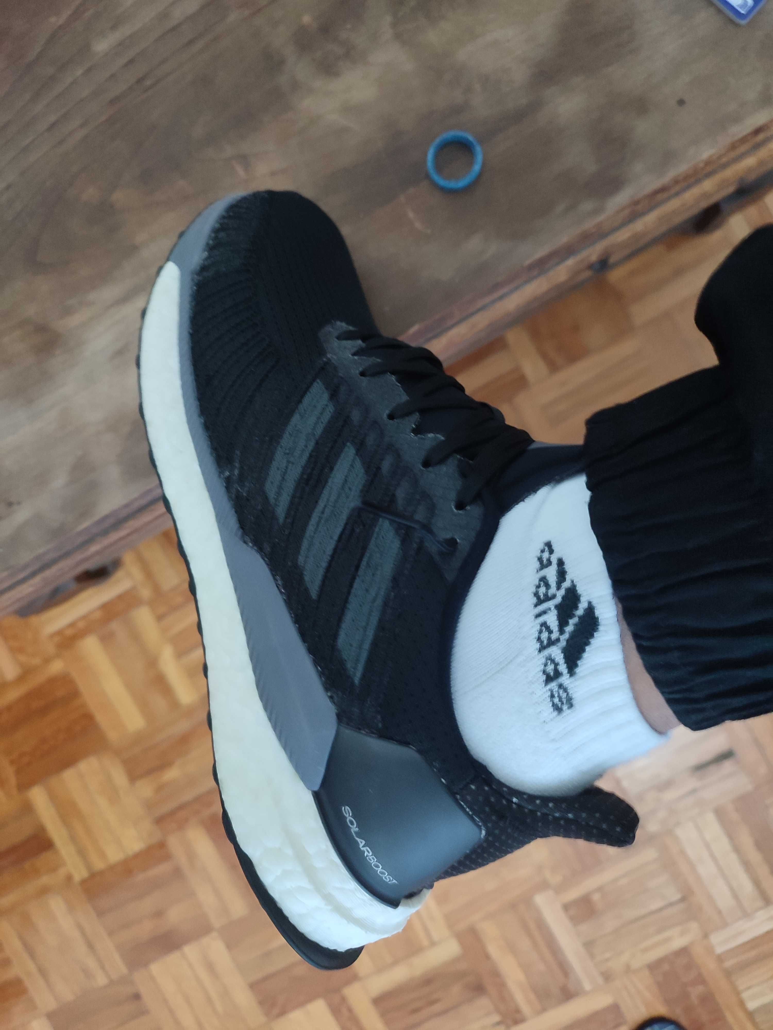 Tênis adidas solar glide