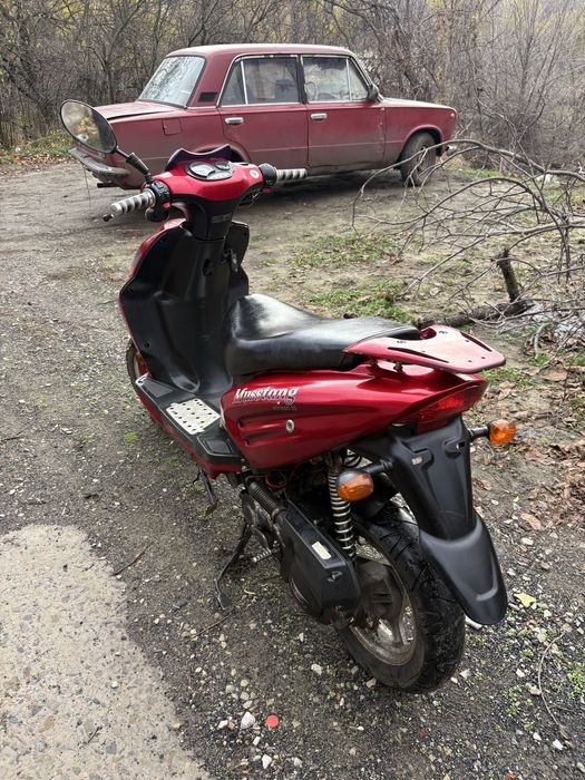 Скутер Мустанг на ходу