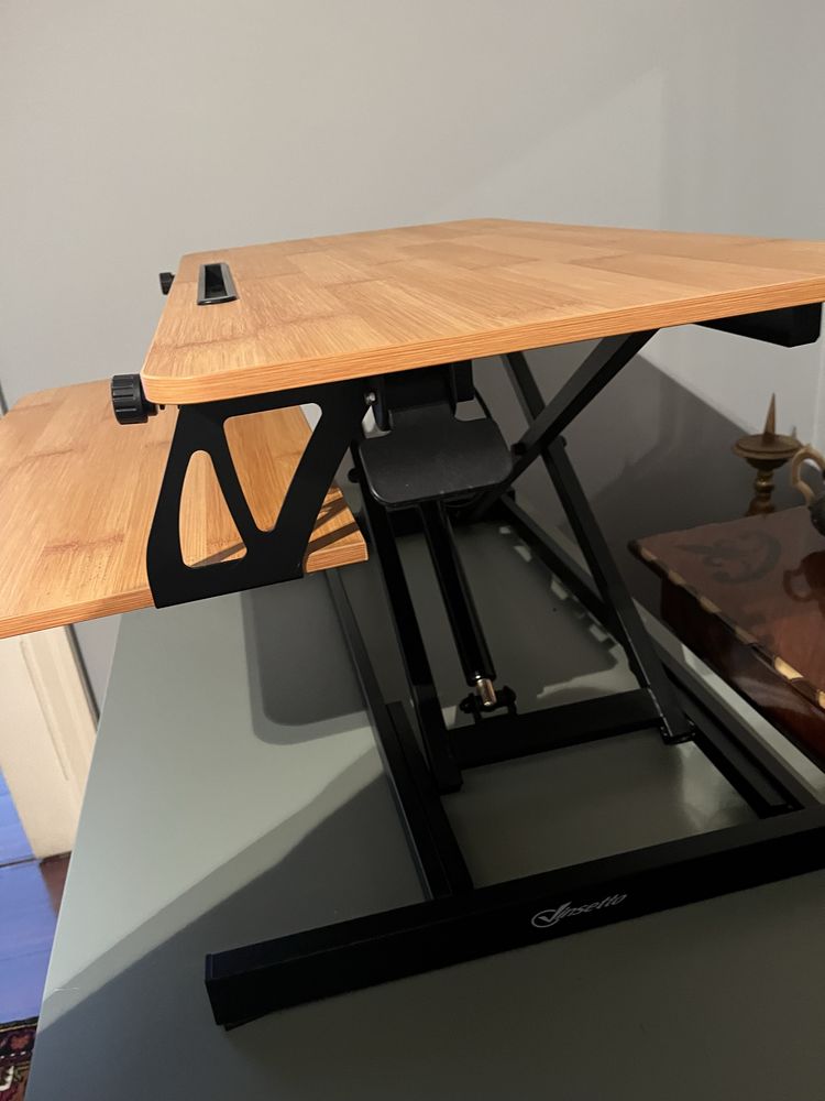 Standing desk converter/ secretaria de pé converter