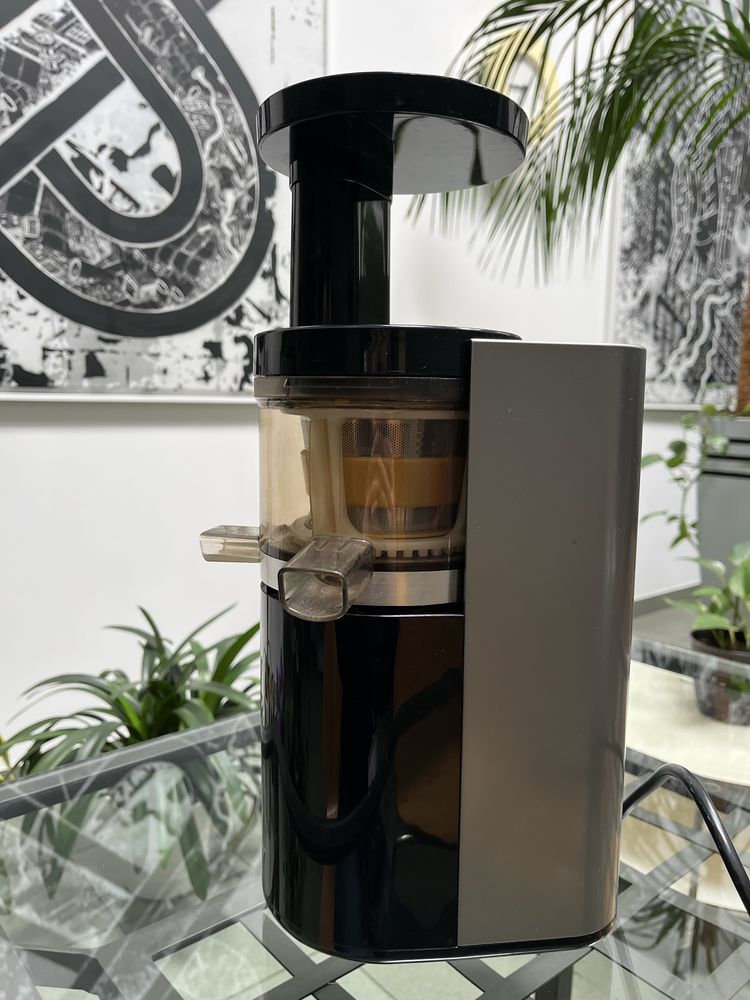 Wyciskarka do owoców, warzyw i ziół ZELMER Juice Maker JP1500