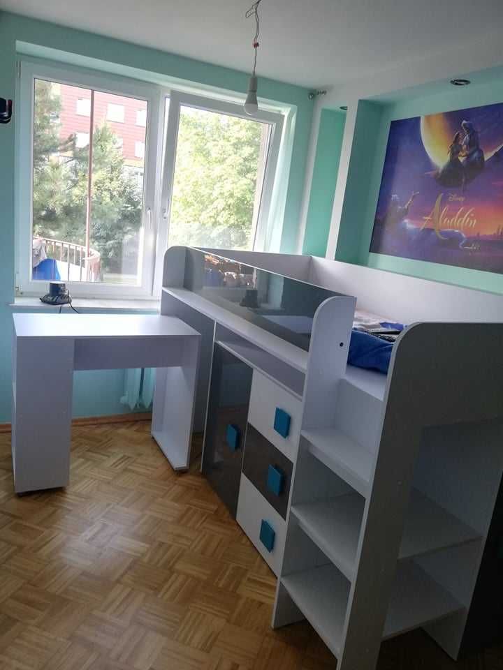 Łóżko piętrowe antresola z biurkiem