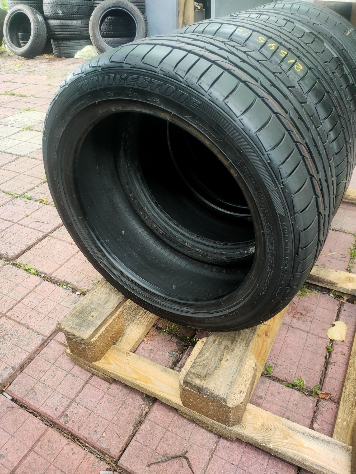 Літо 2 шт 215/45 R17 87V MO Bridgestone Potenza RE050.