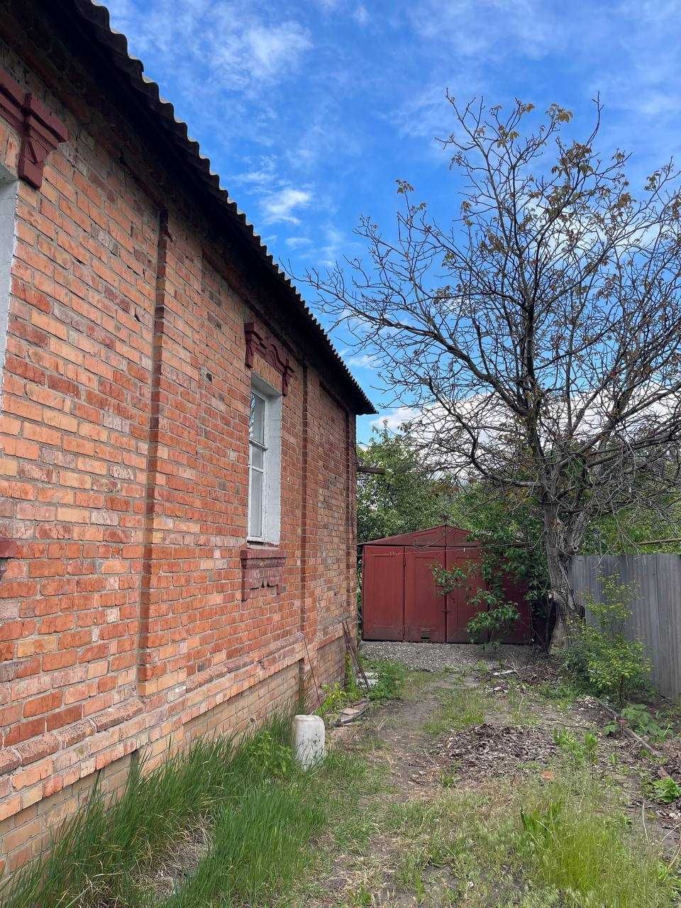У продажу будинок біля метро Київська