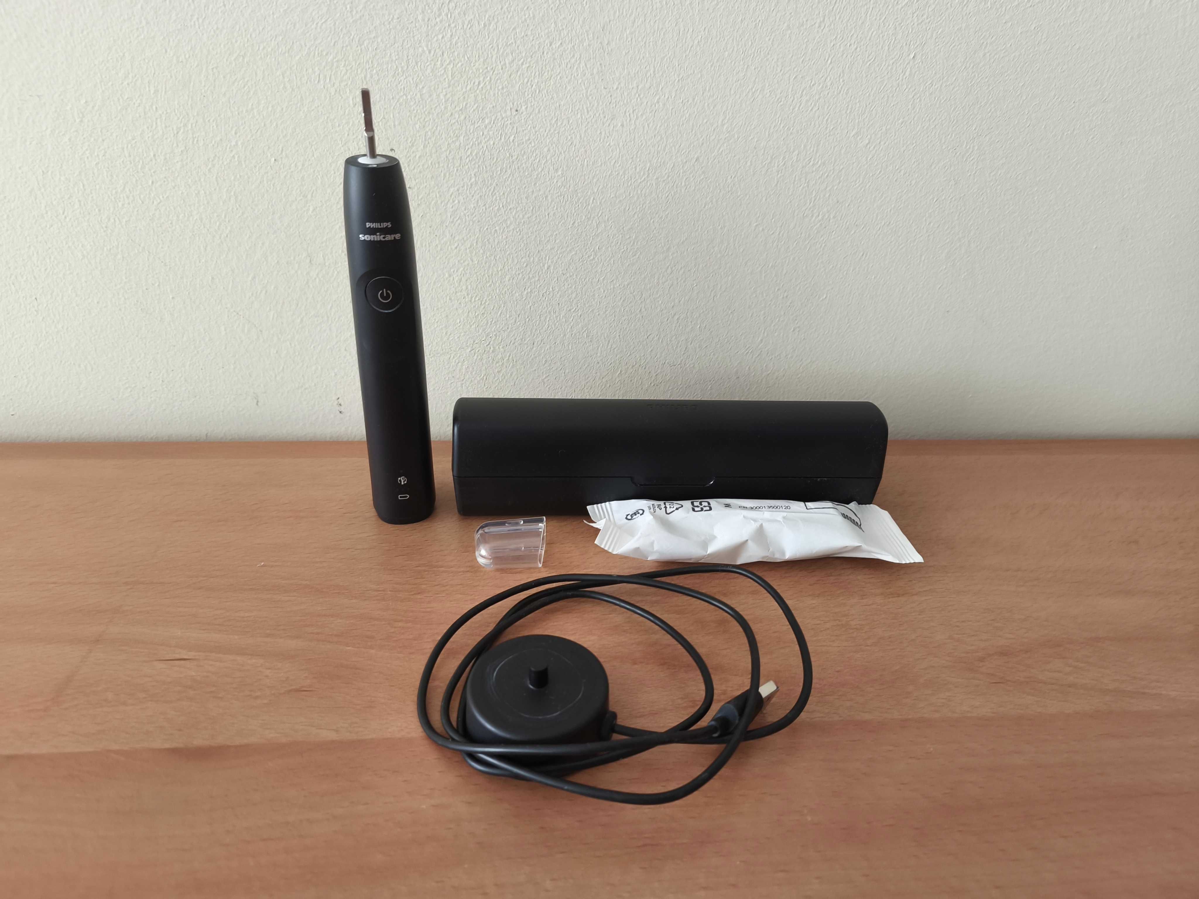 Escova de dentes recarregável Philips Sonicare 5300 + 10 cabeças