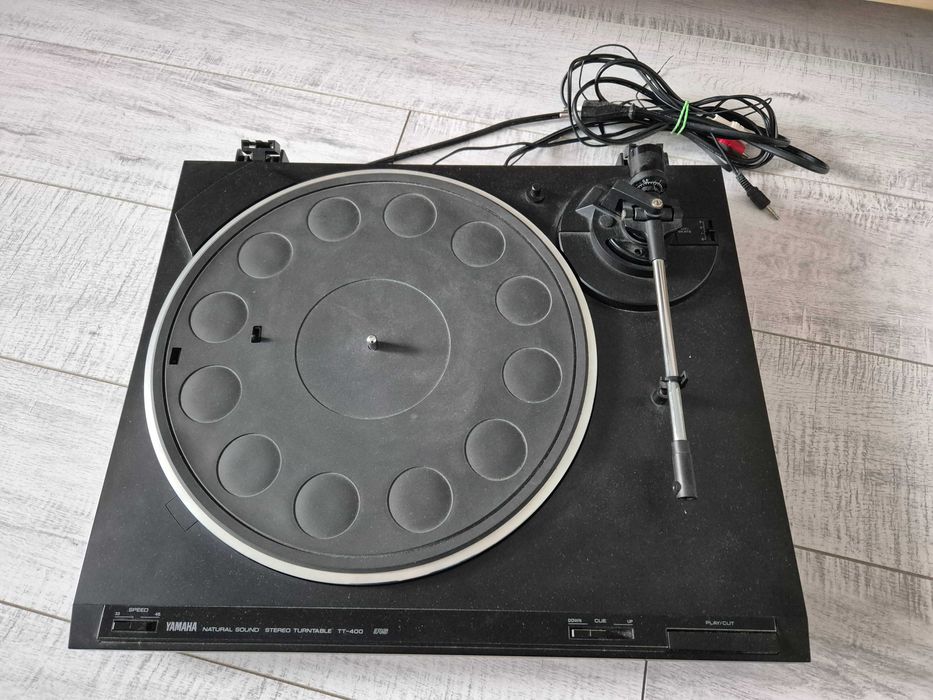 Gramofon YAMAHA TT-400