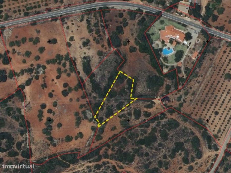 Terreno rústico em Estói a 13km do litoral algarvio, Faro