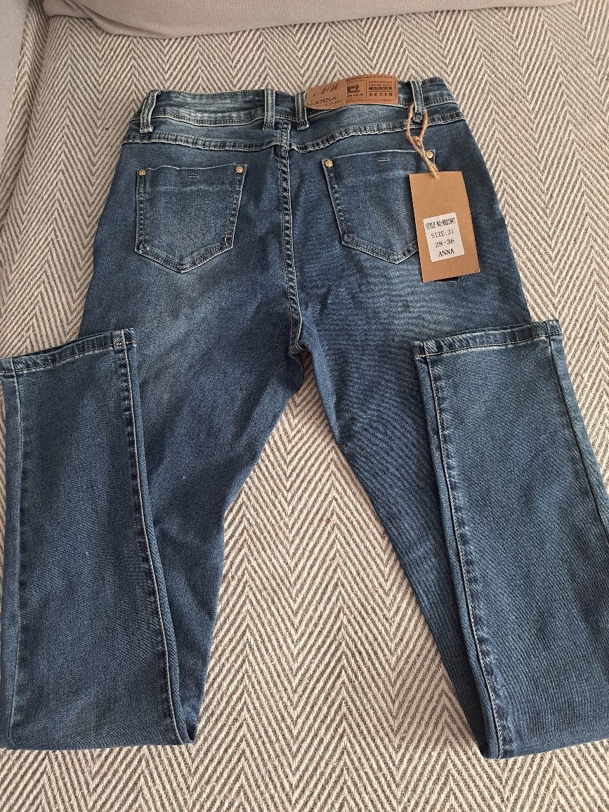 Nowe z metką spodnie jeans