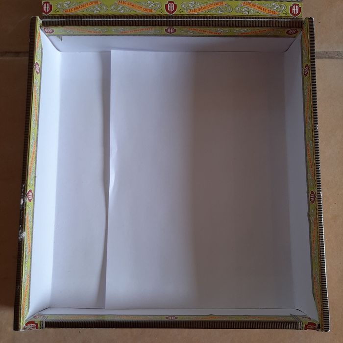 Drewniane pudełko na drobiazgi