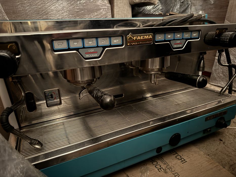 Продам кавомашину Faema President