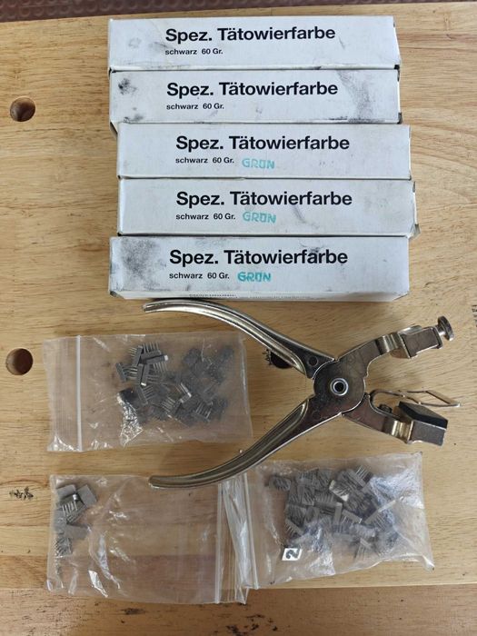 Alicate  HAUPTNER SOLINGEN Identificaçao Animal-tatuagem