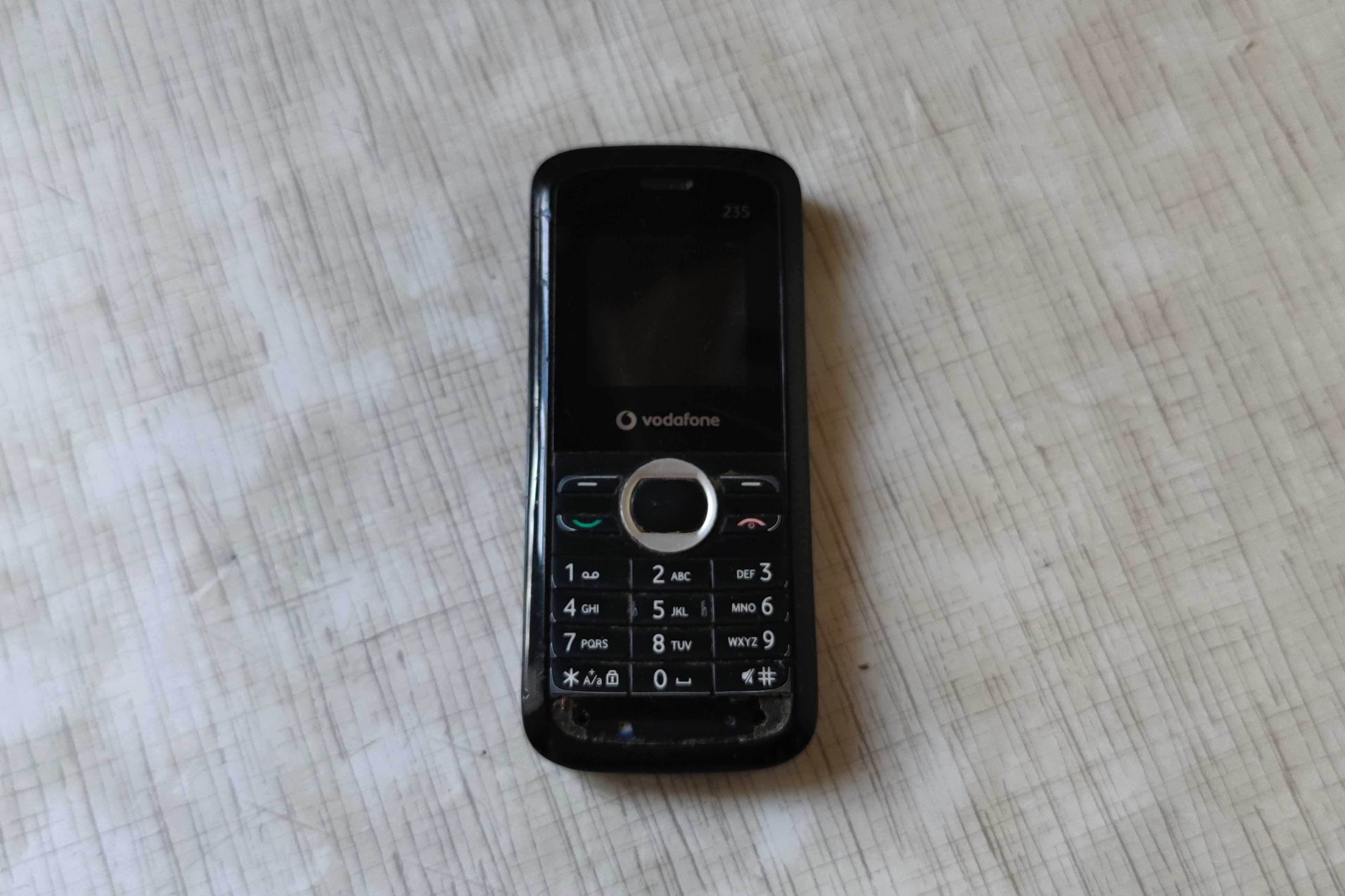 Мобильный телефон Vodafone 235