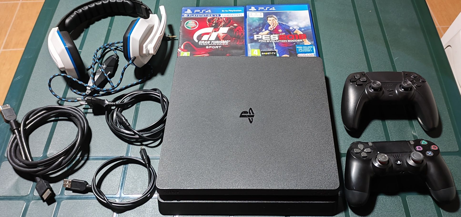 Consola PlayStation 4 Slim (1 TB)