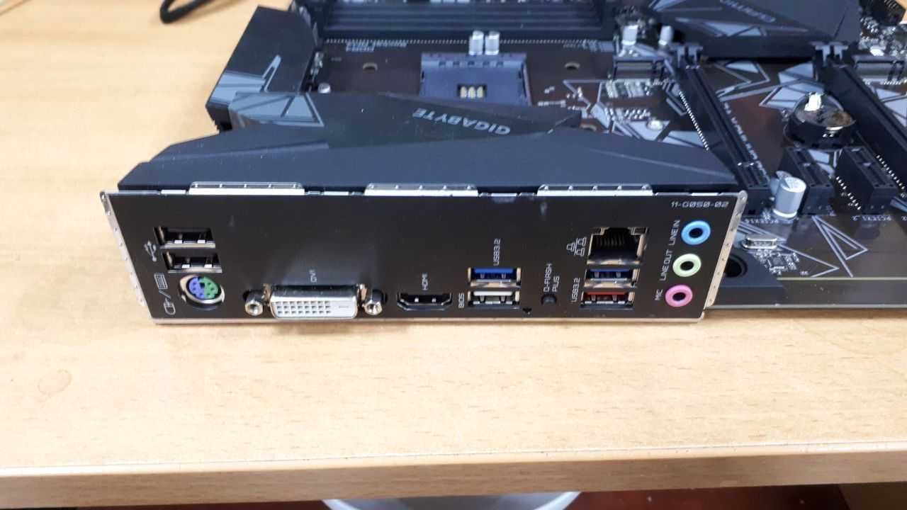 Материнська плата Gigabyte B550 GAMING X V2