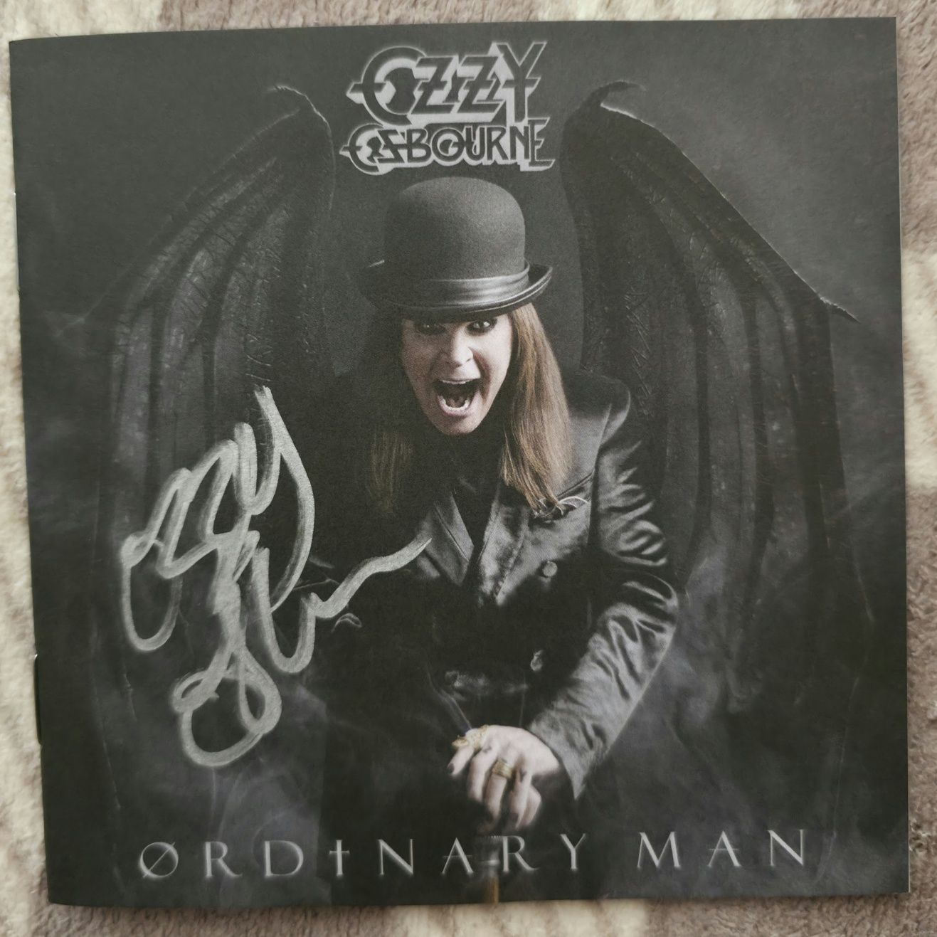 Ozzy Osbourne Ordinary Man CD Autografado