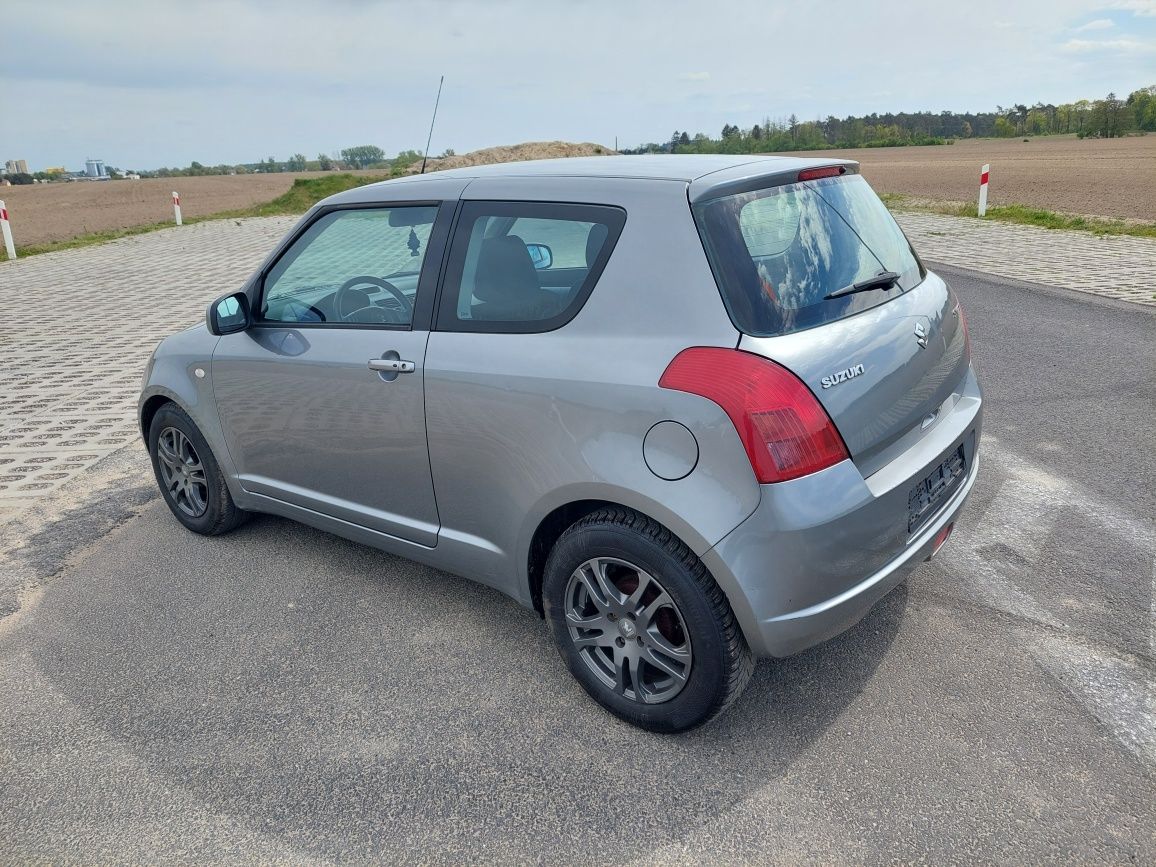 Suzuki Swift 1.5 16v 102 KM