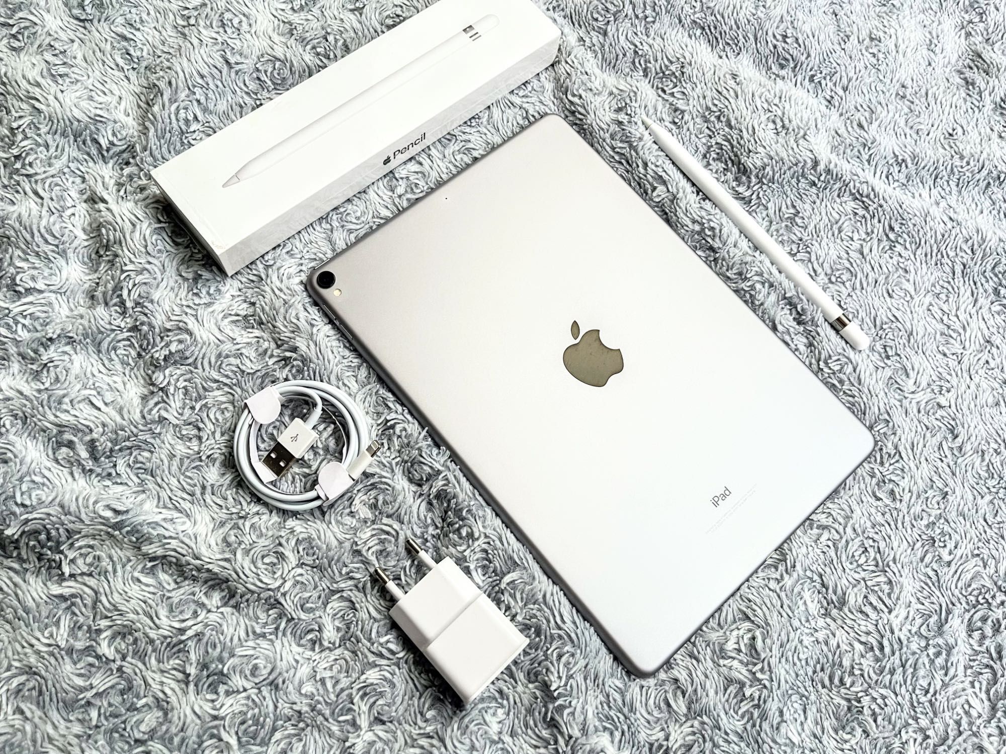 IPad Pro 10.5 (256 gb) wi-fi, как новый + стекло! А1701