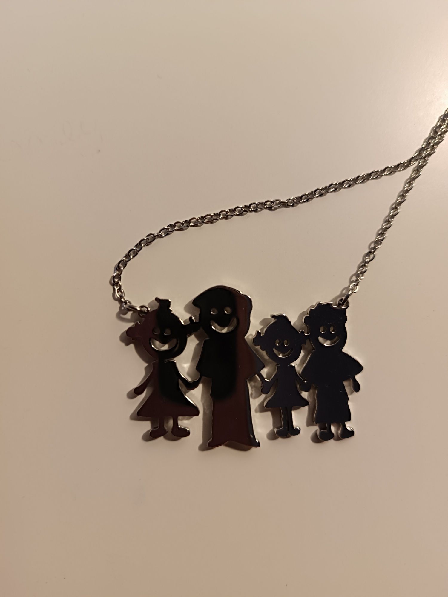 Colar família de 4 pessoas