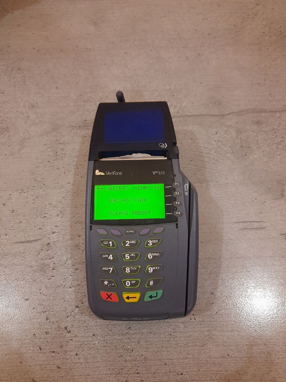 Банковский Pos терминал VeriFone V610 б/у в отличном рабочем состоянии