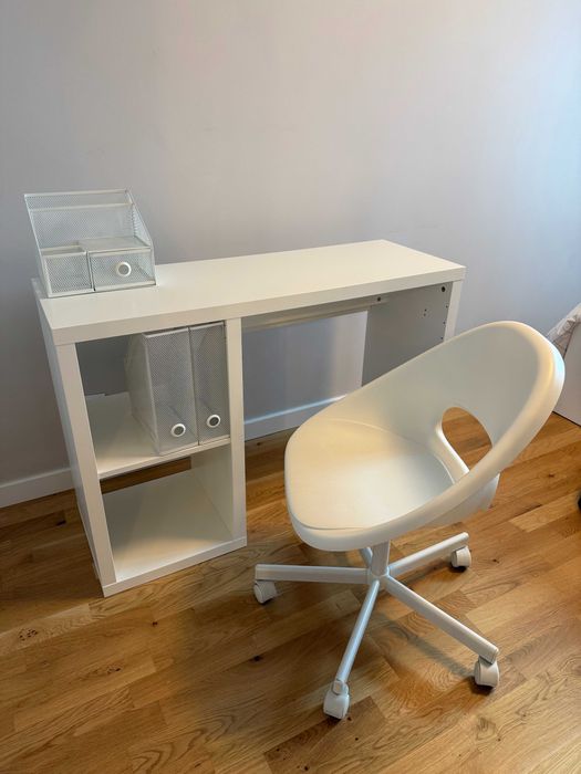 IKEA Desk + Chair - Like new + 3 metal organizers (set)