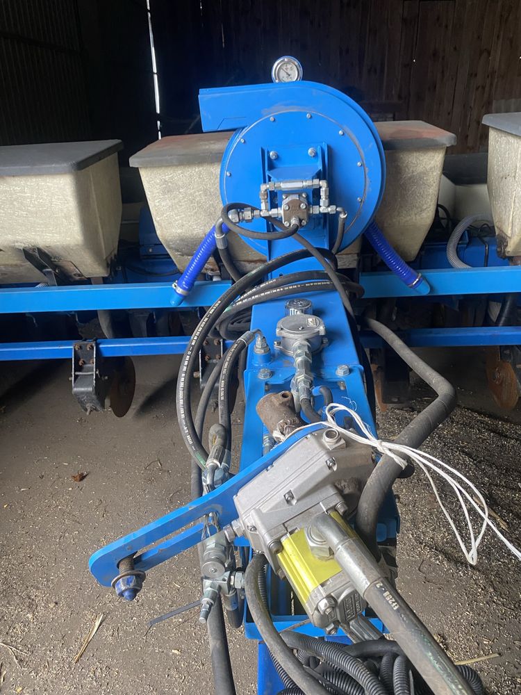 Kinze 2000 Precision Planting vSet 2