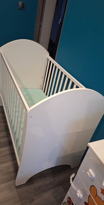 Łóżeczko z Kubusia Puchatka materac 120x60 hiding dobranocka