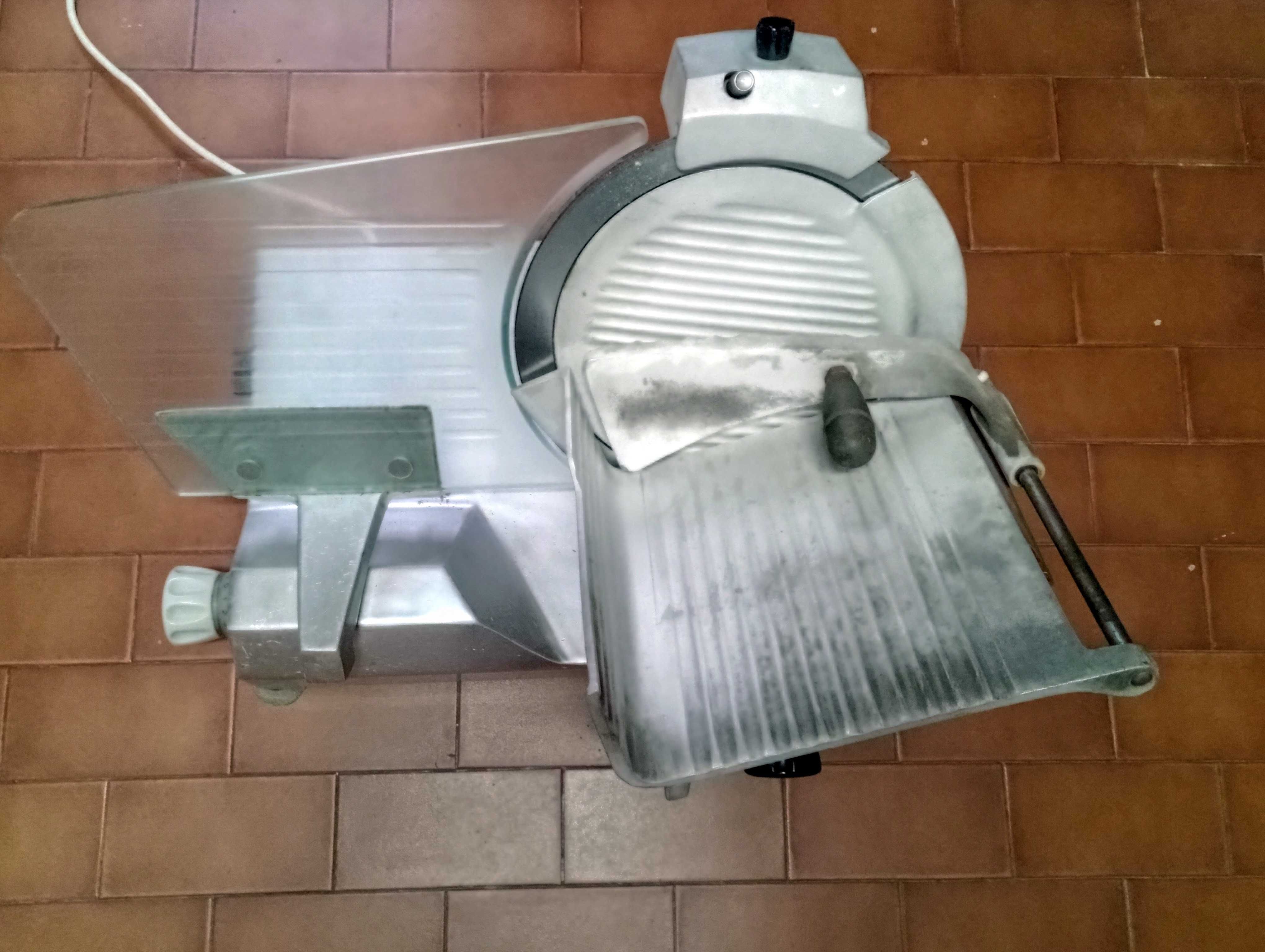 Fatiadora elétrica industrial ABM