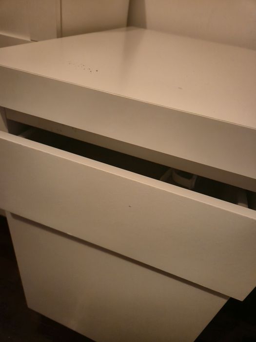 Secretária Malm usada