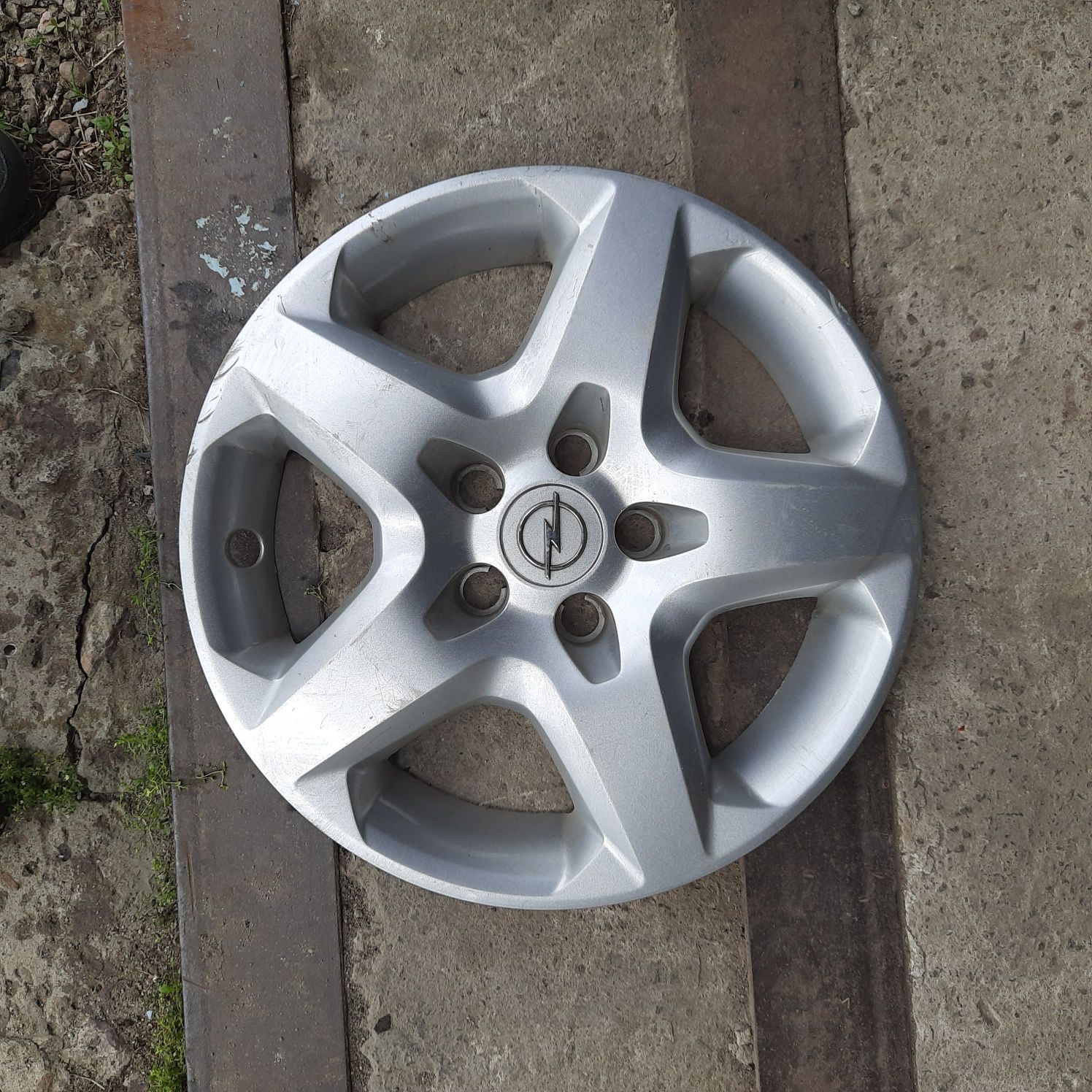Диски Опель r16. Шины laufenn Южная Корея 215/55/r16  1750/1шт.