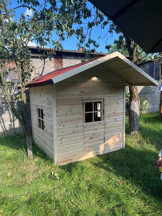 Duży domek ogrodowy dla dziecka