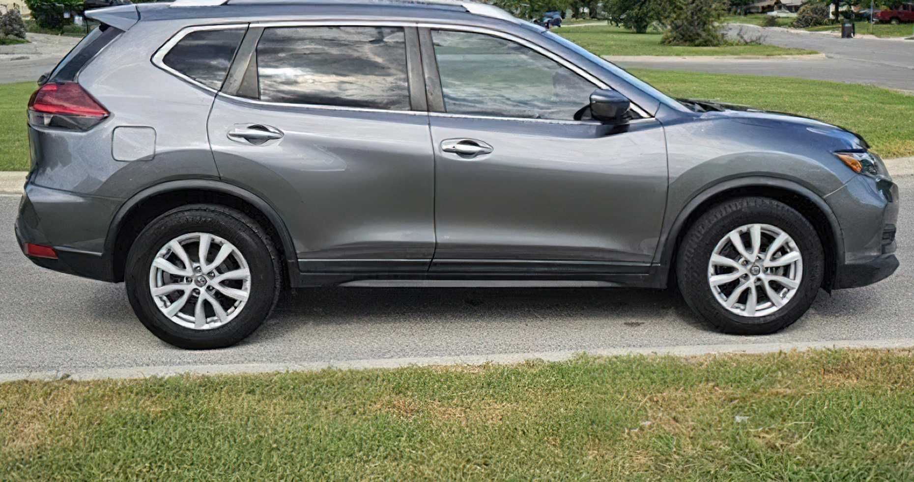 Nissan Rogue SV 2020