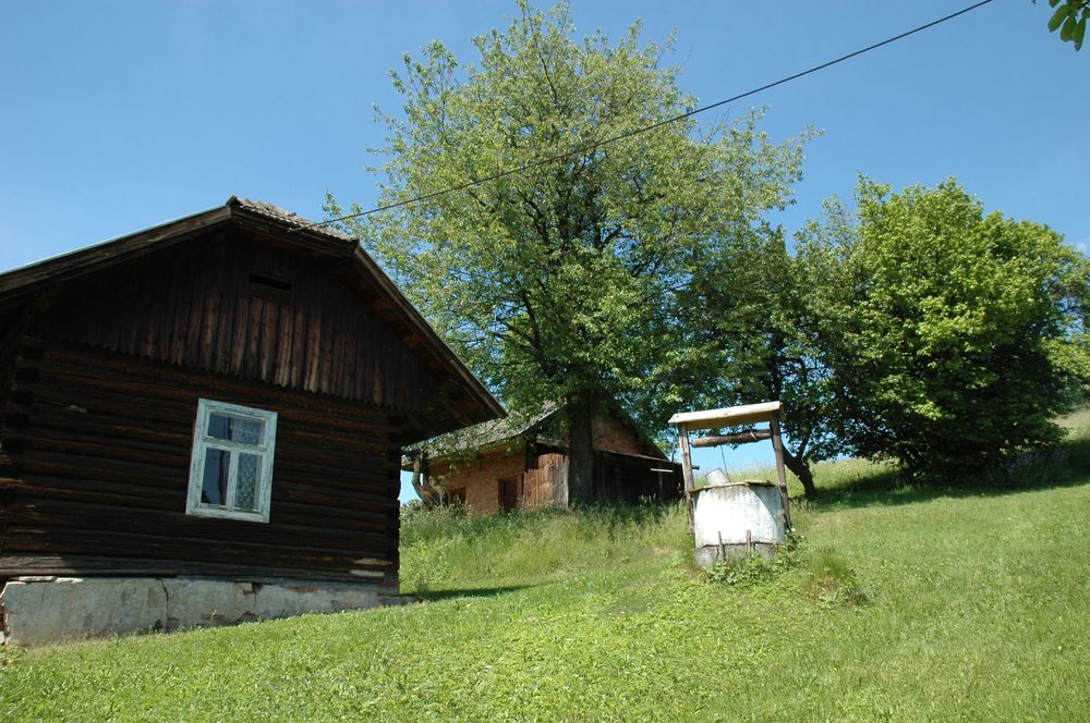 100 letni dom w malowniczej okolicy Zagórzany k. Gorlic z duża działka