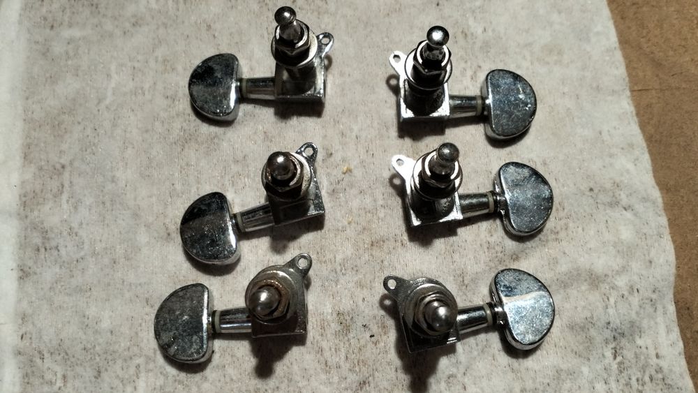 Assessórios variados de guitarra elétrica  e outros