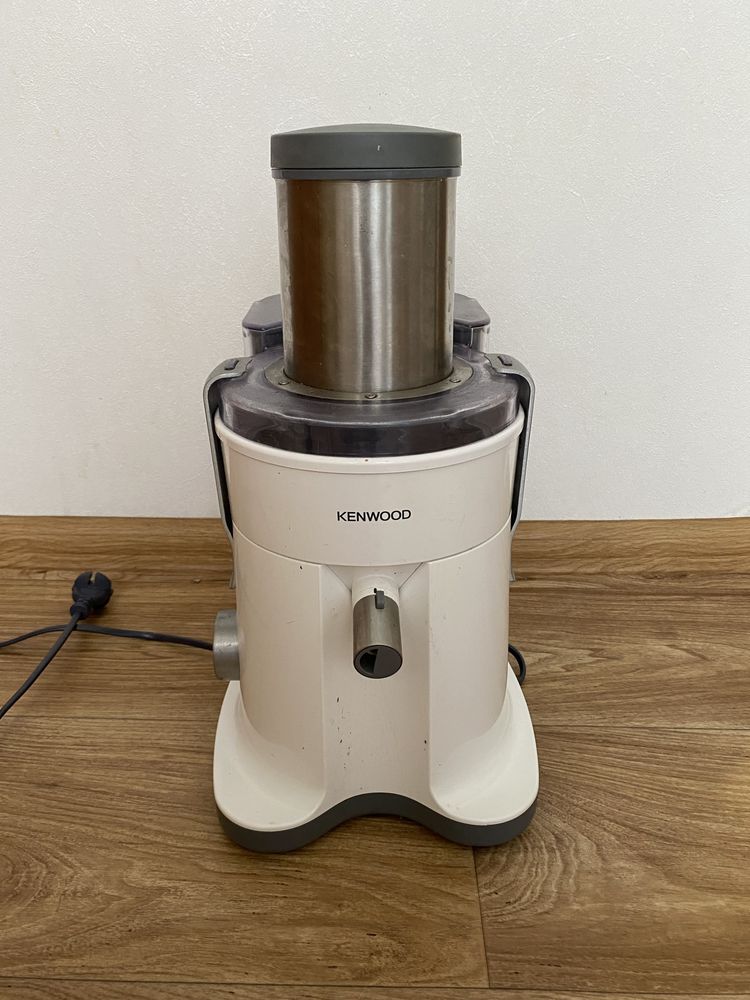 Соковыжималка Kenwood je730