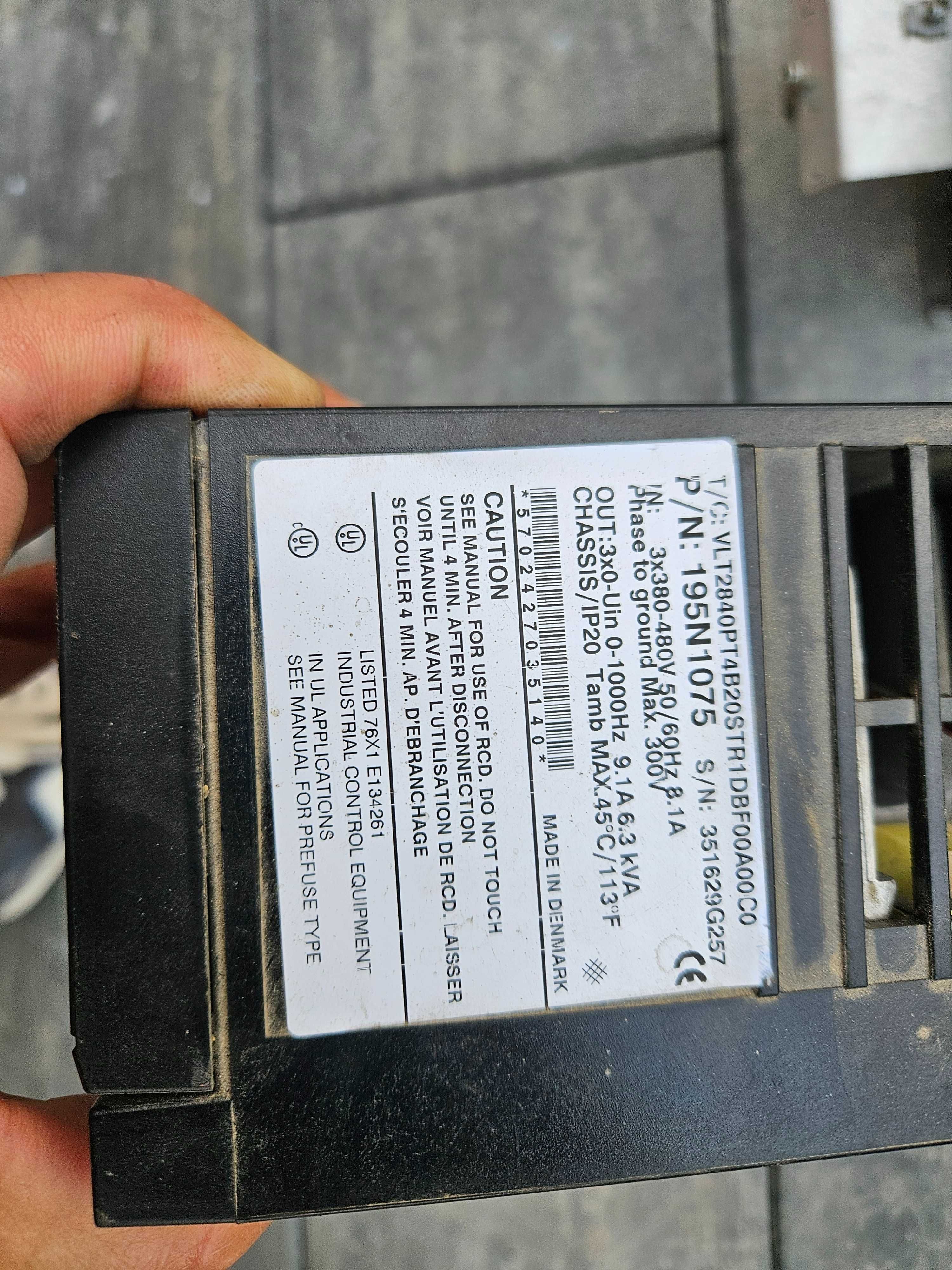 Falownik Danfoss VLT 2800 9.1A/6.3 kVA