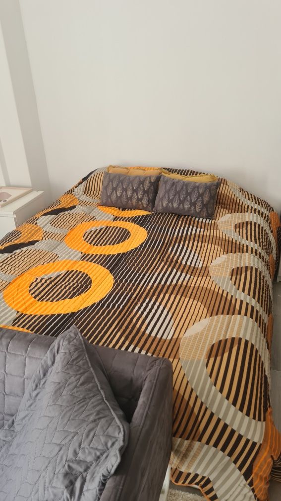 Cama Ikea Malm 200x160 sem cabeceira