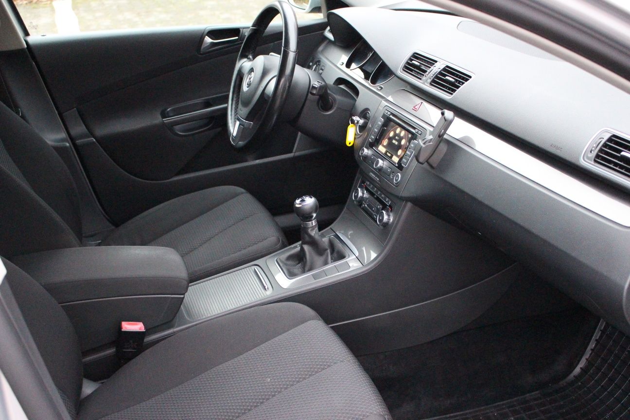 Volkswagen Passat b6 kombi 2.0 TDI common rail model 2010r raill