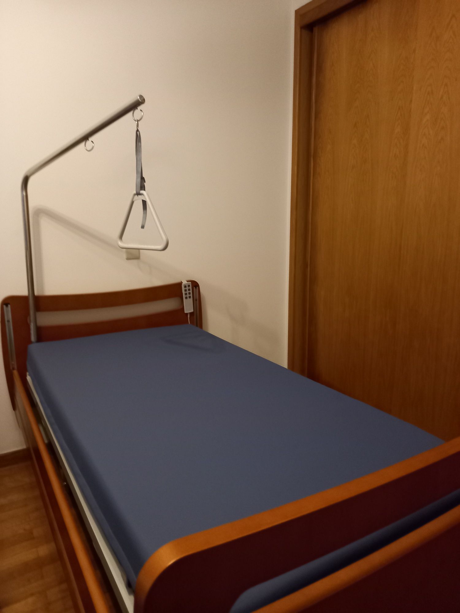 Cama hospitalar elétrica