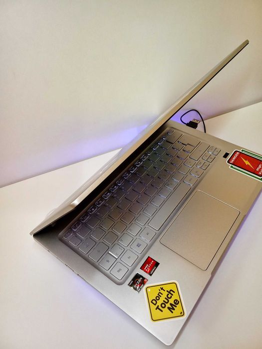 Ноутбук Ігровий Acer Swift 2023 Ryzen 5 4500U/RAM 8/SSD256/VRAM 4GB
