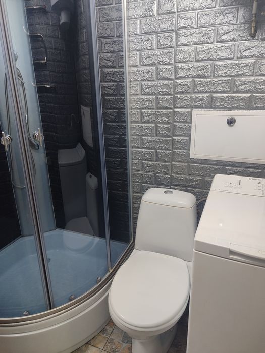 Продам 1 квартиру - студіо в центрі міста Сміла. Сертифікат - так.