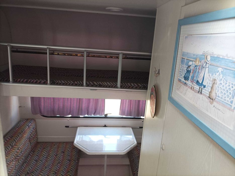 Caravana Adria Linea em muito bom estado