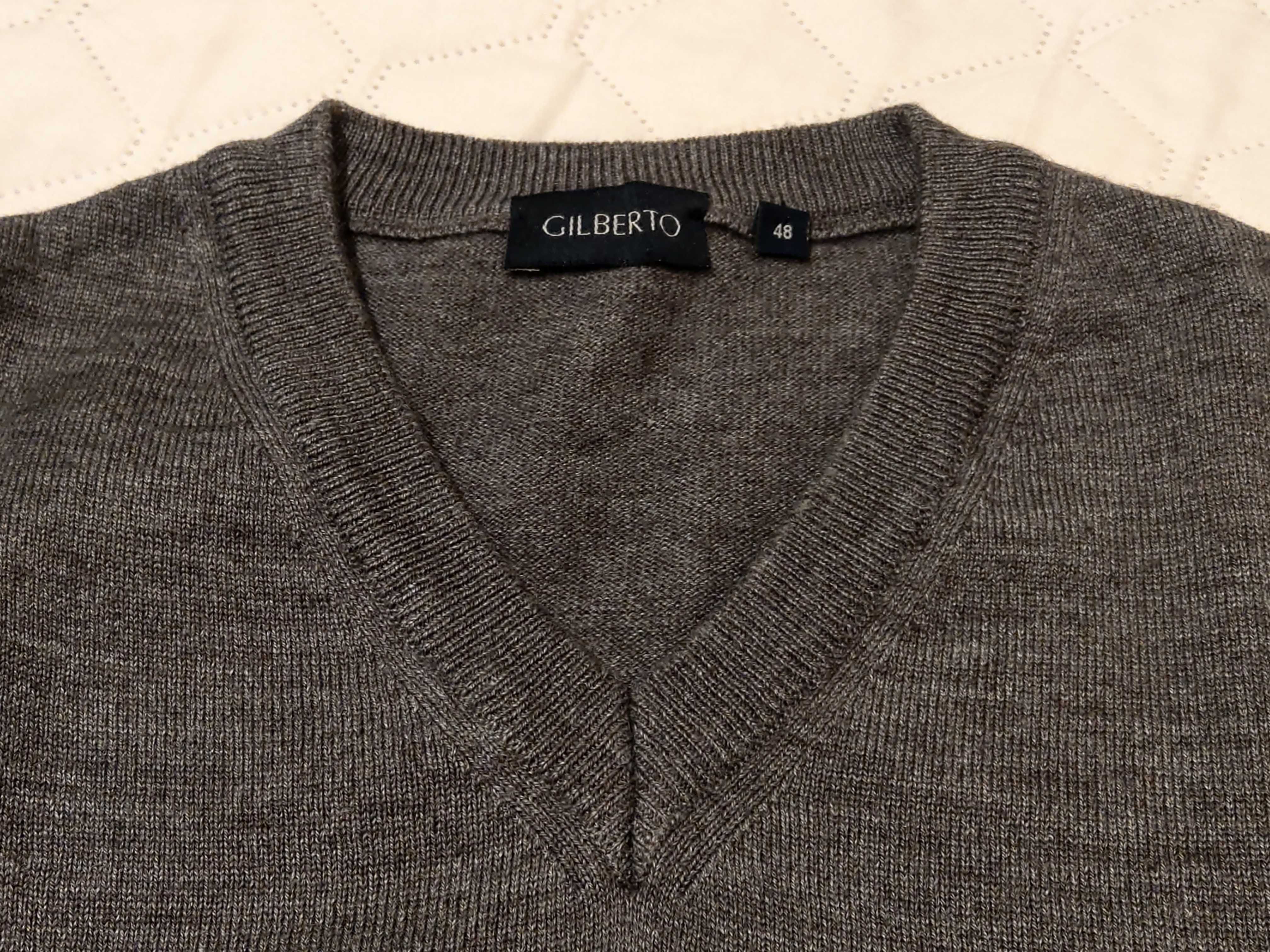 Szary sweter z dekoltem w serek - 48 -