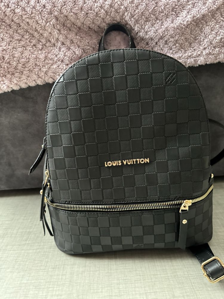 Женский черный рюкзак турция lois vuitton