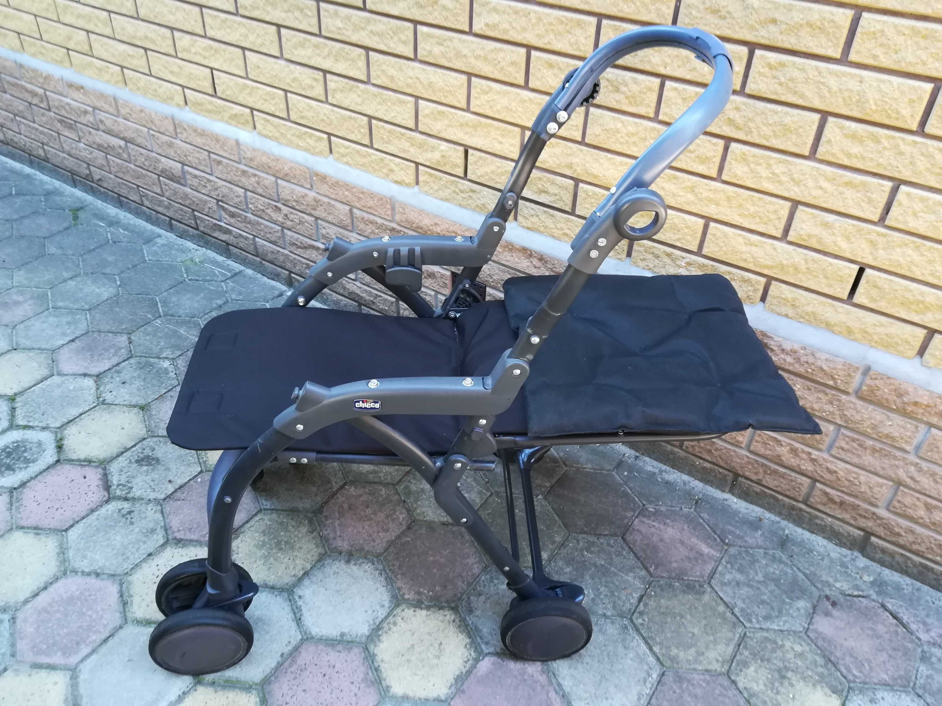 Инвалидная коляска Chicco детская сверхлегкая.