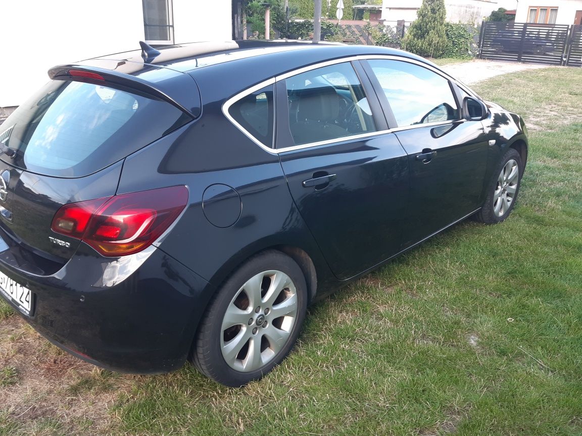 Opel Astra J 1.4 Turbo, Gaz bogate wyposażenie