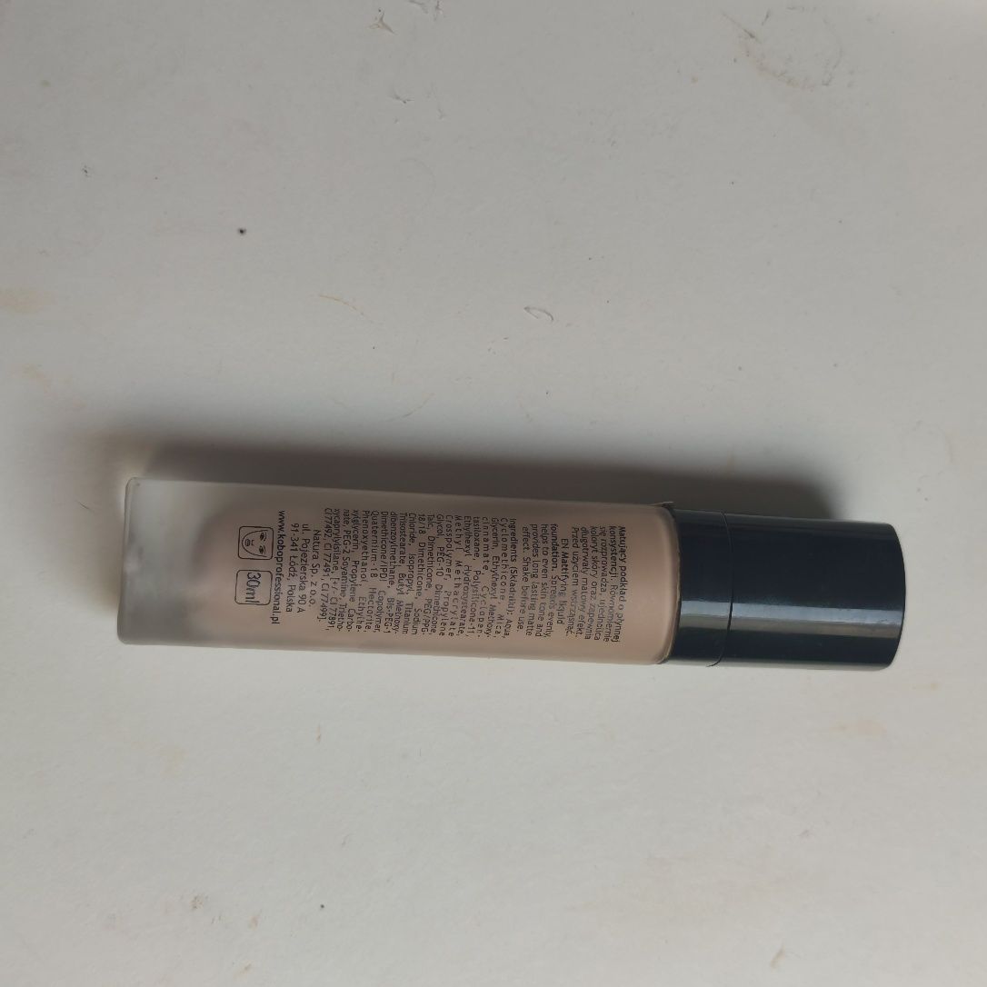 Kobo Professional Mattifyng Liquid Foundation 705 Sand Beige