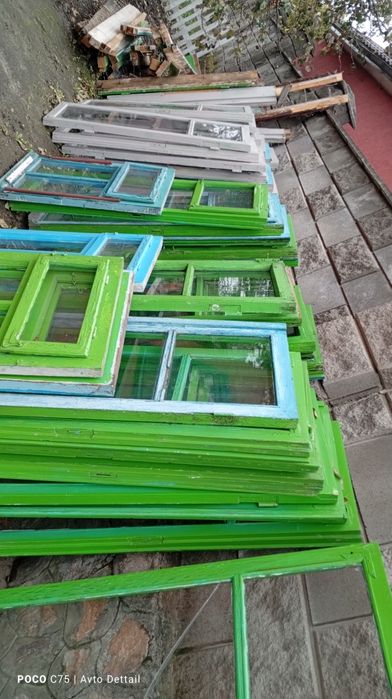Продам старі вікна з рамами вікно