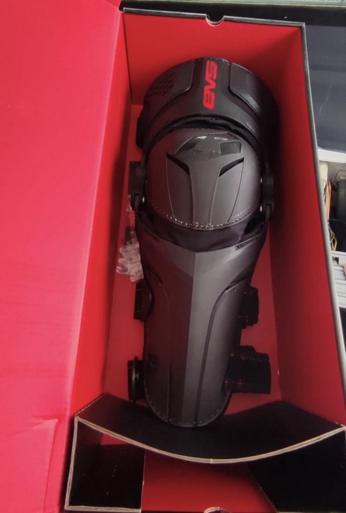 EVS Epic Knee Guards  I Ochraniacze na kolana I Moto I Enduro